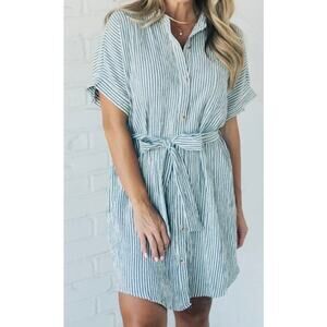 Gilli Striped Button-Down Tie-Waist Midi Dress Size Large Blue Stripe Seersucker